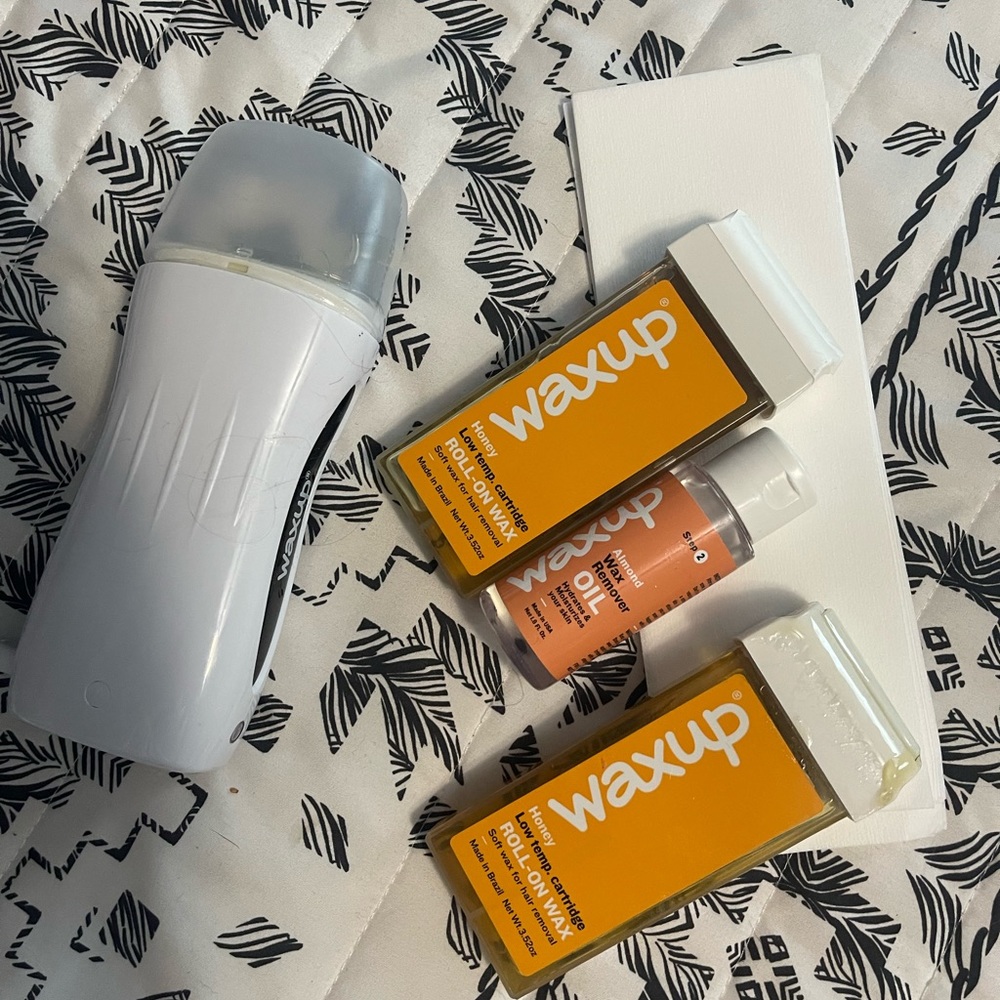 Waxup roll on wax